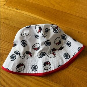 Brand new! Super cute Hello Kitty x LA Clippers bucket hat!